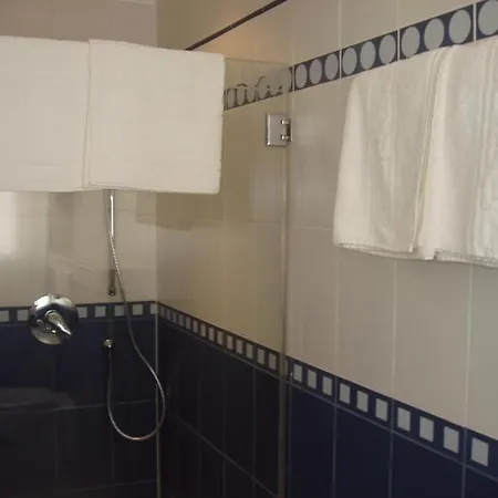 Sleeps 2 Pool Wifi